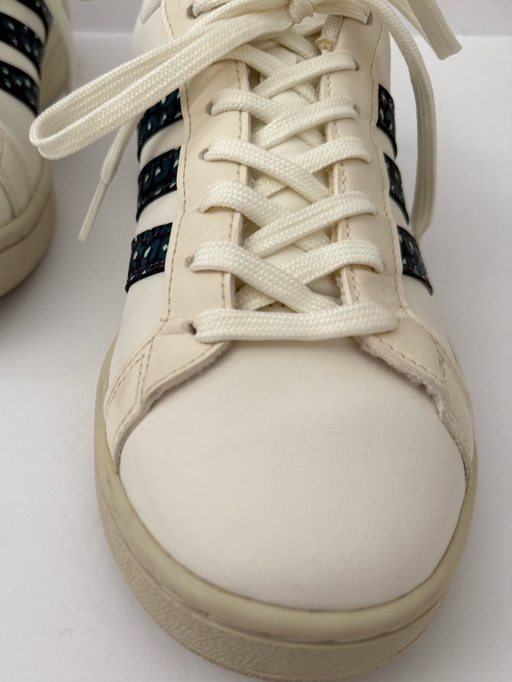 Adidas Grand Court 2.0 White Blue Print Sneakers Women’s Size 9 - Picture 6 of 9